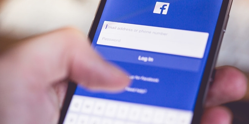 Facebook deixa de colaborar com autoridades de Hong Kong