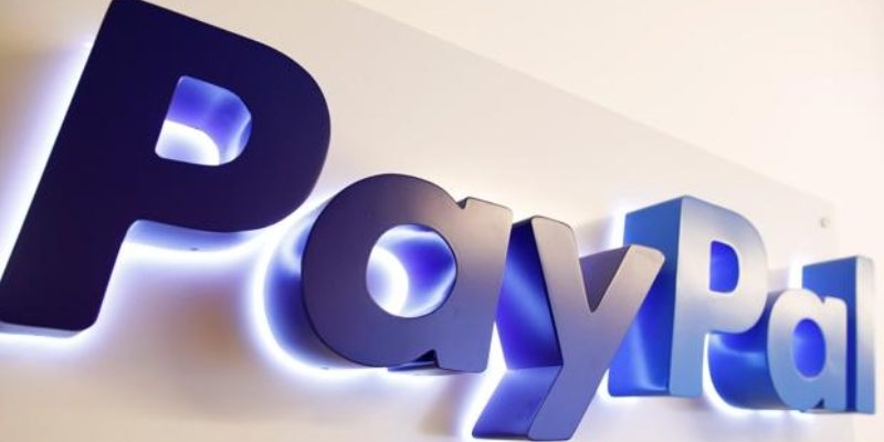 O Paypal se separa do Ebay e começa a ter força própria